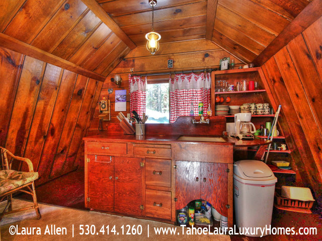 Tahoe Mountain Cabin for Sale in Tahoma